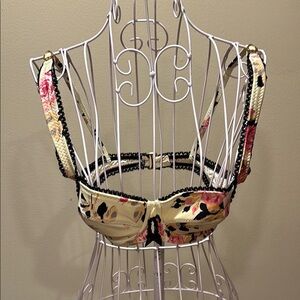 Betsey Johnson Heart Accent Bra with Black and Cream gorgeous like new